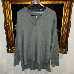 Adyson Parker NEW V-Neck Green Knit Hi-Lo Sweater Size Large Dolan Sleeves